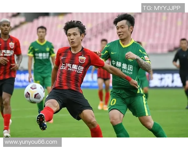 赛后分析:上海足球队与武汉足球队在比赛中的战术灵活性对比探讨